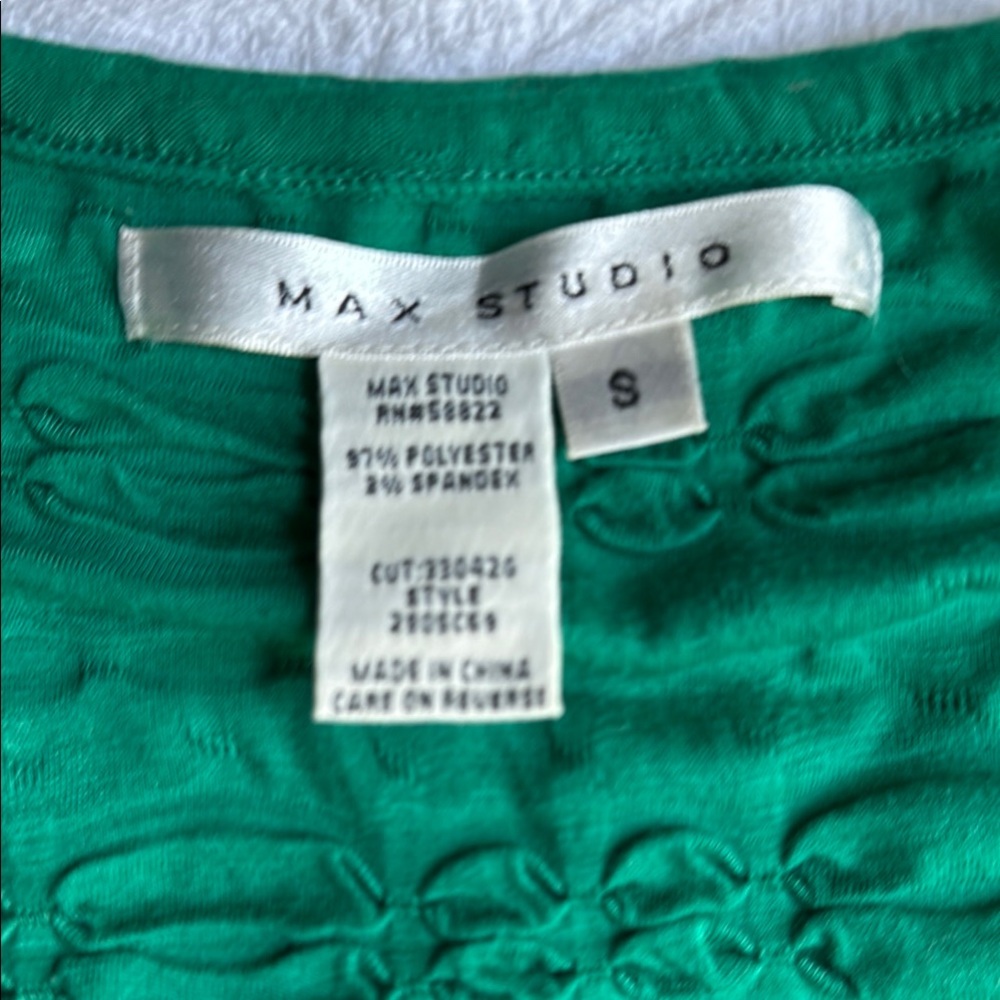 Green dress - Picture 2 of 5